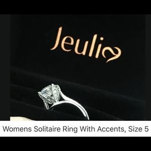 Women’s Sterling Silver Ring W/ Accents, Size 5.